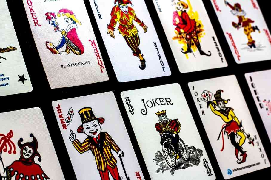 How to Play Slot Machines at Boombet